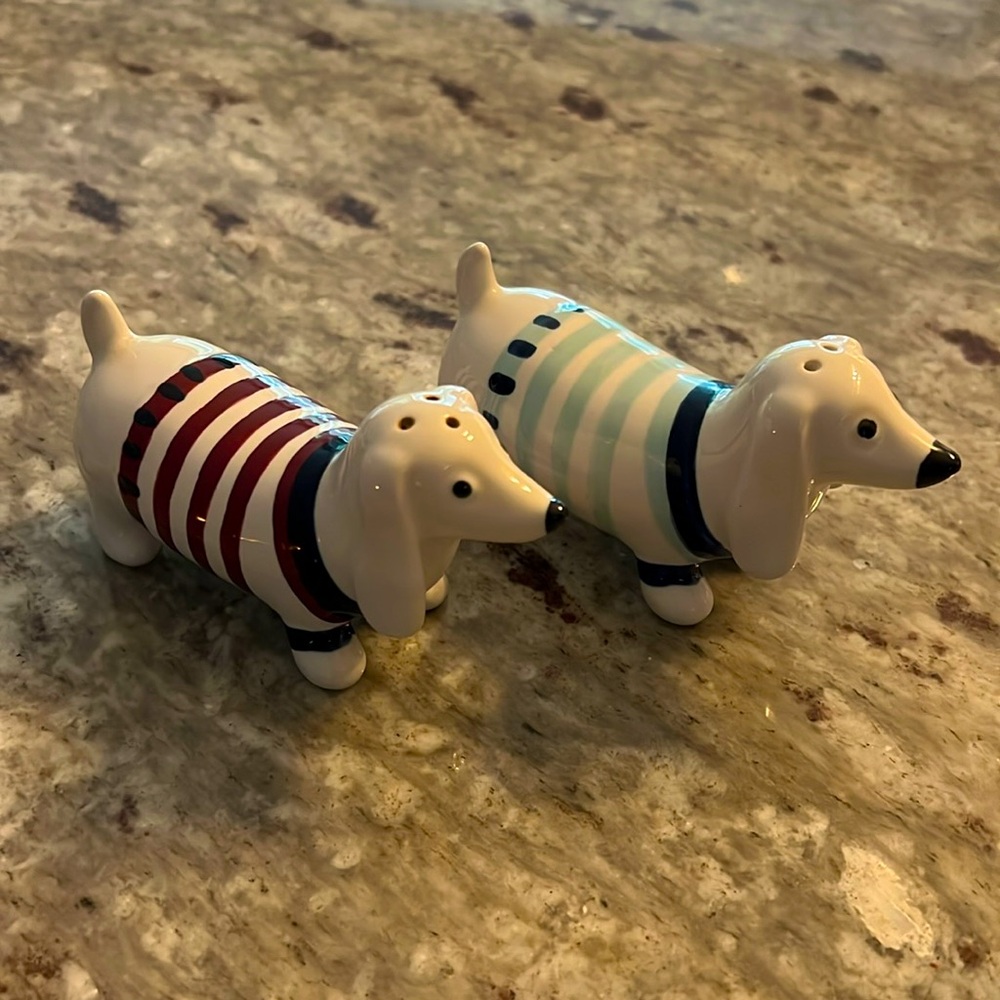 Dachshund salt and pepper shakers